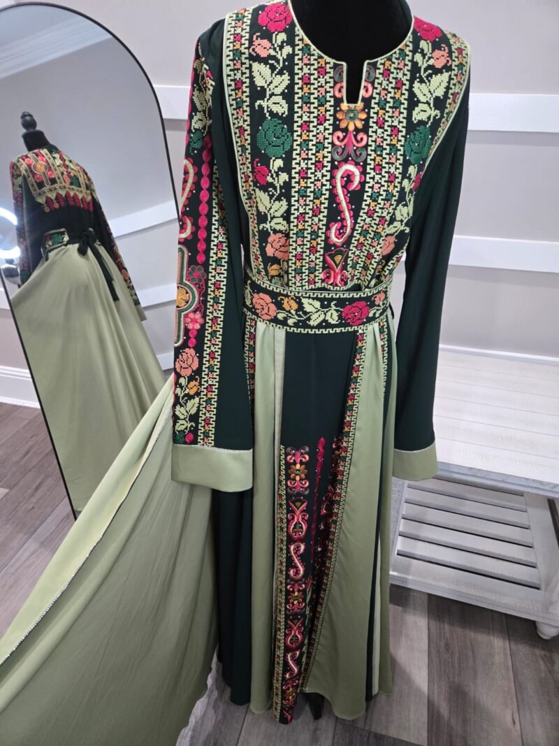 Embroidery abaya Last piece - Image 3