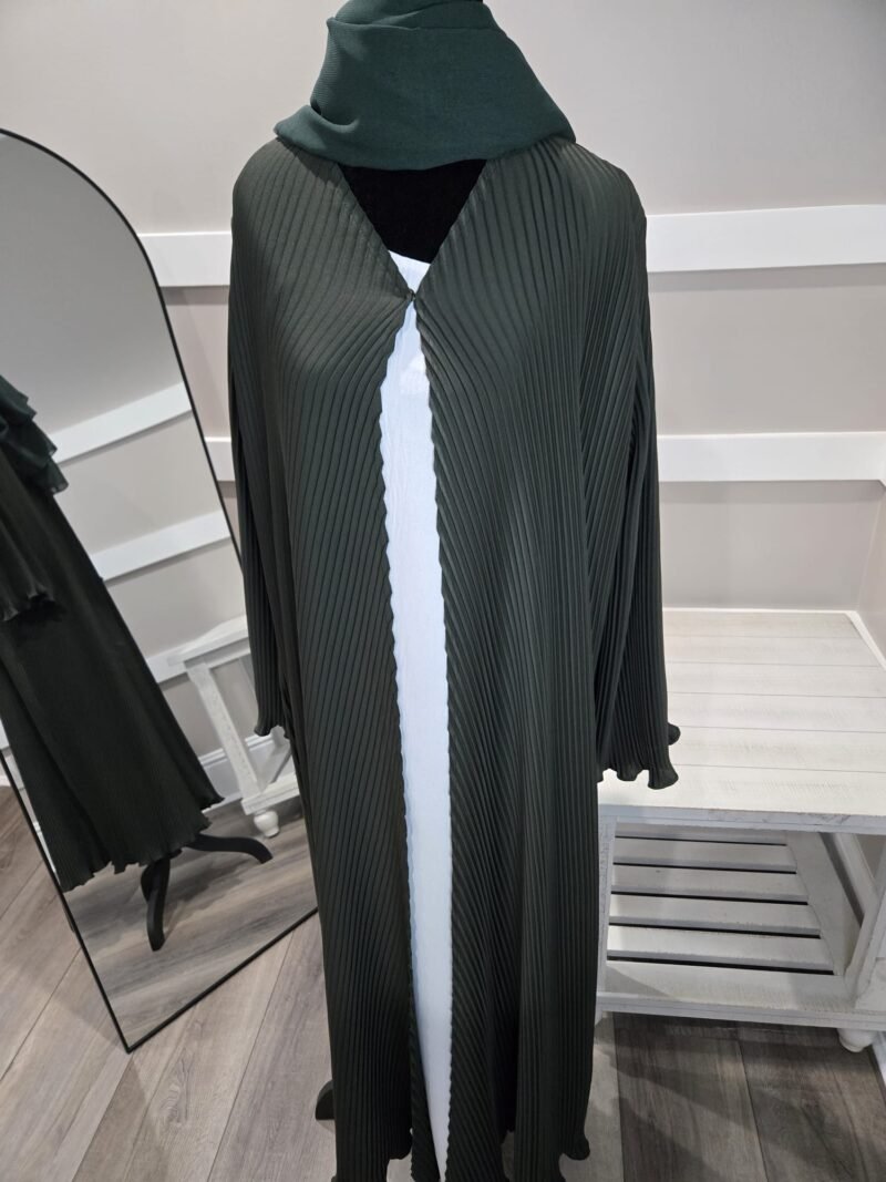 Plisse abaya set Green 54 size Last piece 3 pieces set